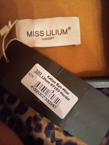 qadınlar üçün təbii dublyonkalar: Yeni palto, L razmer, Pierre Cardin magazasindan 289 azn-a alinmişdir — 2