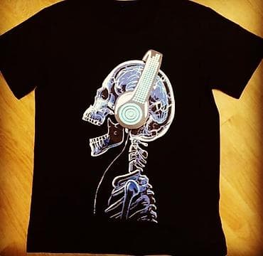 wolt geyimi: Məhsul: LED işıqlı qrafikalı qara T‑şört kolleksiyası Xüsusiyyətlər — 2