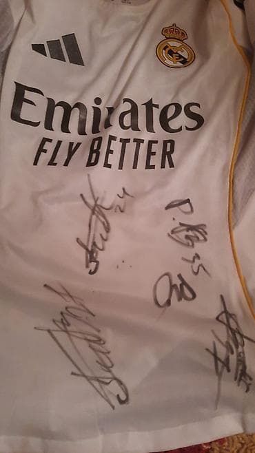 ağ koftalar: Uzerinde 13 imza var arxasinda ad olduqu ucun ucuz satilir aboubakar — 2