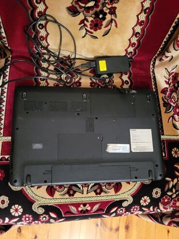 Информатика: Toshiba noutbuk + adapter və çanta - Marka/model: Toshiba (üst — 2