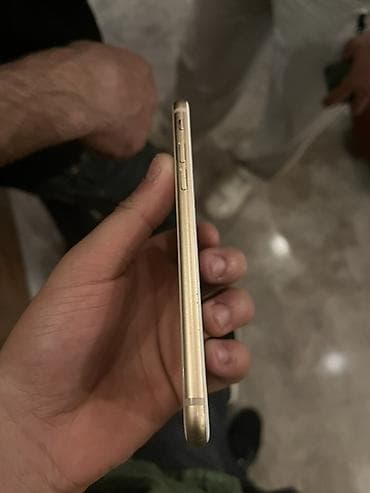ikinci el ayfon 8: IPhone 8, 128 GB, Qızılı, Simsiz şarj — 7