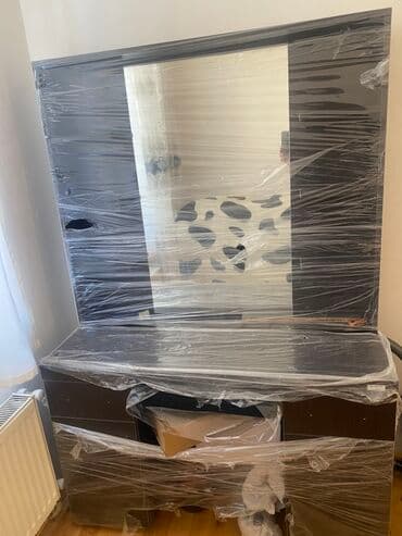 угловой туалетный столик: С зеркалом — 1