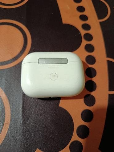 Serverlər: Apple AirPods 2 generation, işlək vəziyyətdədi səsi təmiz. (A2083-sol — 9