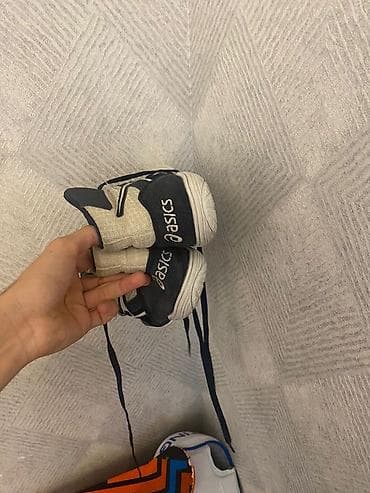 batinka satisi: ASICS idman ayaqqabısı - Brend: ASICS - Rəng: tünd göy – ağ detallar - — 4