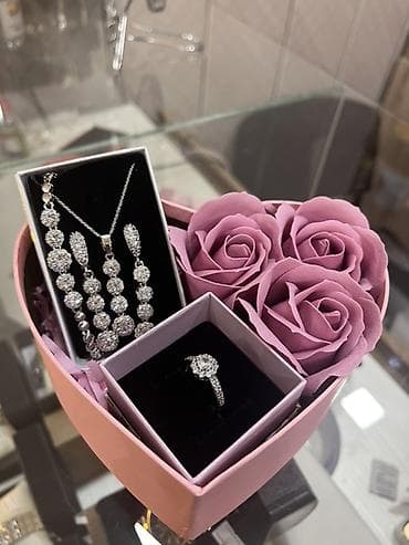 wolt forma: Dəstə daxildir: Üzük, Sırğa, Bilərzik, Gümüş — 1