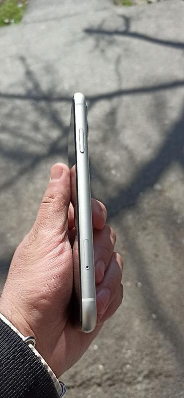 iphone 17 pro max qiyməti: IPhone 11, Ağ, Face ID — 3