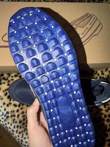 ağ kofta: Idman üslublu kişi krossovkası - Rəng: tünd göy/qara üstlük, ağ detal — 2