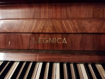 Mebel: •	İstehsal yeri: Legnica şəhəri, Polşa 	•	20-ci əsrin ortalarında — 3