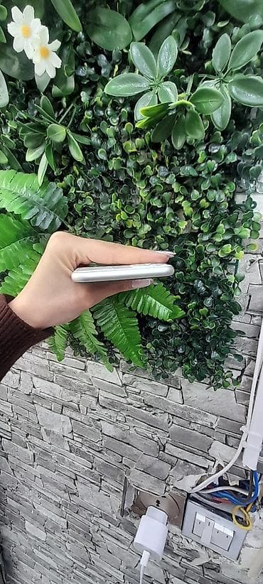 telfolar: IPhone 11, 64 GB, Ağ, Face ID — 5