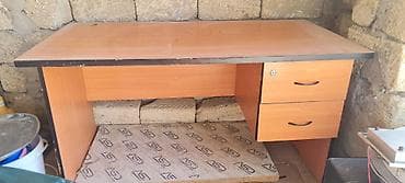 İşçi üçün, Dördbucaq masa