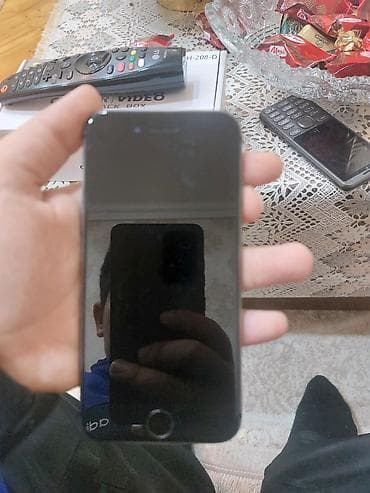 i̇phone xs: IPhone 8, Qara — 1