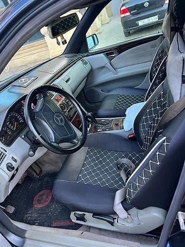 mercedes clk: Mercedes-Benz E-Class W210 sedan - Kuzov: 4 qapılı sedan, qara rəng - — 5