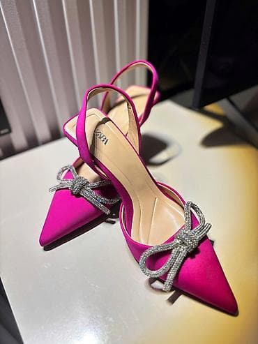 zara: Zara alınıb 150 Azn,satılır 20Azn.Bir dəfə geyinilib.37 ölçüdür — 2