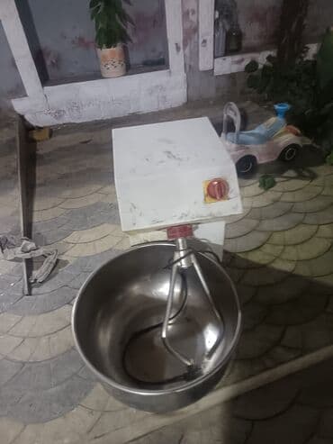 Restoran, kafe avadanlığı: Salam yaxsi vezyetdedi her seyi isleyir. 25klo — 3