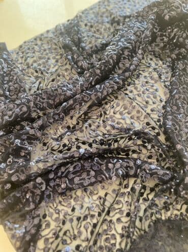 толстовочный флис это: Məhsul: Payetli tül parça - Material: incə, şəffaf tül əsasında sıx — 3