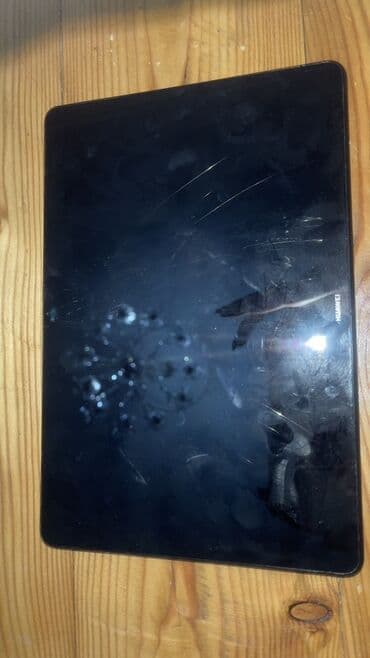 huawei planset: Huawei planşet - Brend: Huawei (loqo çərçivədə görünür) - Korpus — 2