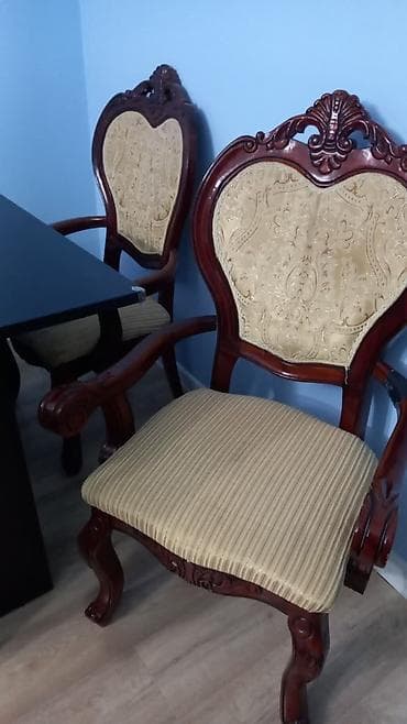 Xanim🥰³⁶⁹⁶ 6 eded oturacaq (2 eded kreslo,4 eded sade) Qiymət 130 azn — 1