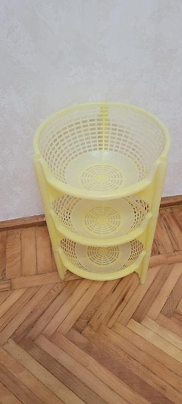 Салонная, медицинская мебель: Plastik 3 mərtəbəli səbət stendi - Material: yüngül və davamlı — 3