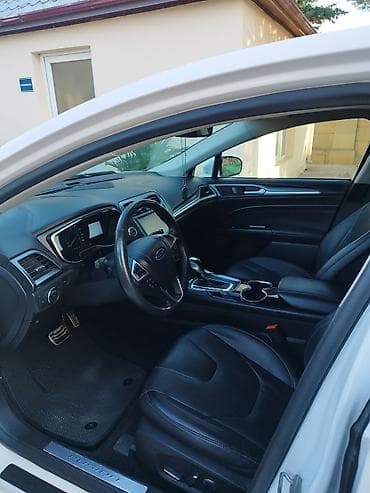 w210 on bufer: Ford Fusion: 2 l | 2014 il 200000 km Sedan — 4