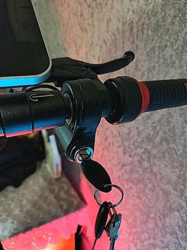 skute: Elektrik skuter - Güclü ikiqat hub motorlar: arxa motorda işarə HY — 8