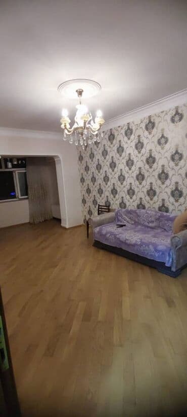 7 mikrorayon: Bakı, 3 otaqlı, Köhnə tikili, 80 kv. m — 1