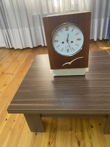 антикварные часы настенные: Taxta korpuslu, retro üslubda dizayn edilmiş masa saatı. Roma — 16