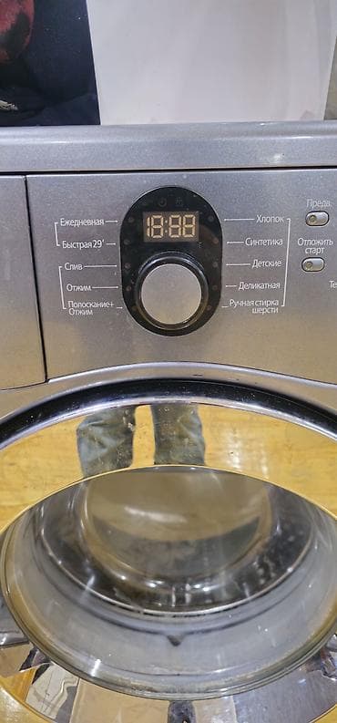 qapilar gence: Samsung Diamond seriyalı paltaryuyan maşın, 6 kq Xüsusiyyətlər: - Ön — 2