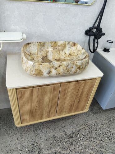 taxt qiymətləri: Bej və ağ rənglərdə olan, oval formalı, dəbli lavabo. Ağ rəngli — 1