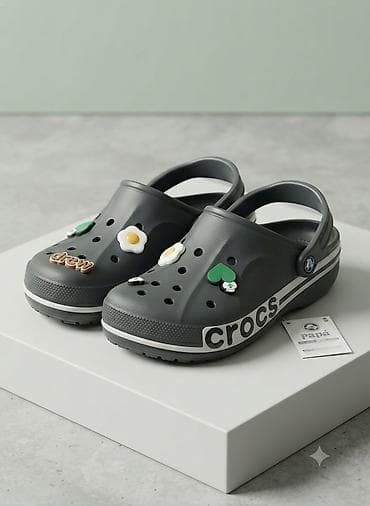 Məhsul: Crocs tərzində dekorativ jibbitlərli rahat klonlar - Rəng