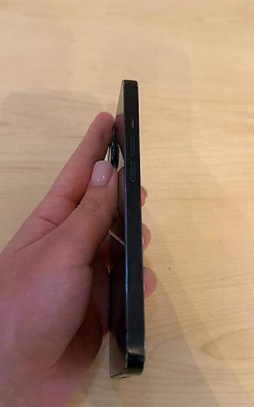 iphone qulaqliq: IPhone 13, Qara — 3