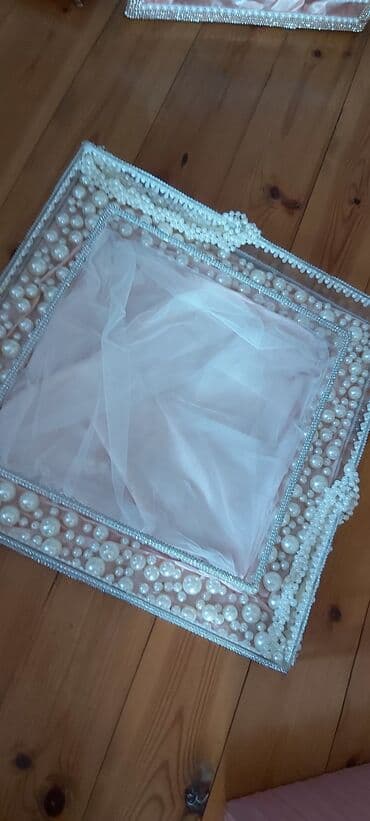 ən gözəl hədiyyələr: Bol Mirvari ile incə işlenmiş Xonca. Bu zərif bəzəkli hədiyyə Xoncasi — 5