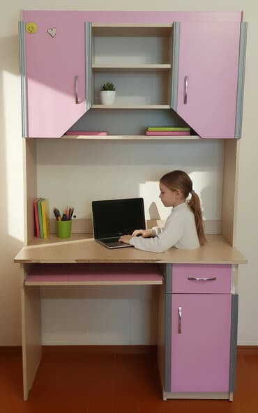 stollu ikimərtəbəli carpayı: Qız üçün, İşlənmiş, Siyirməli, Yazı masası, Stulsuz — 1