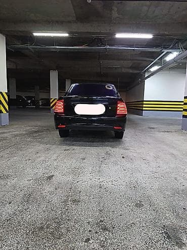 mersedes e 240: Avtomobil: Qara rəngli sedan Təsvir: - Kuzov: Qara, dörd qapılı — 2