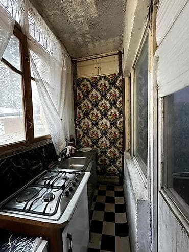 Otaqlar: Mənzil 1 otaqdan 2 otağa düzəlmədir. Razində yerləşir.9 mərtəbəli — 5