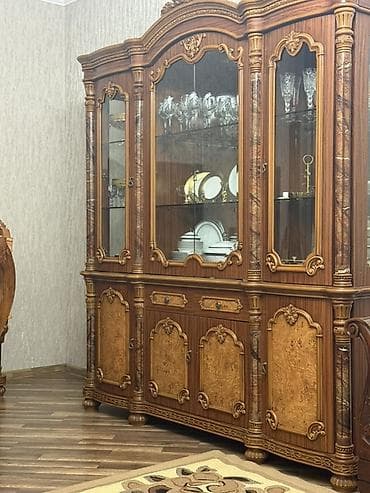 xurma agaci: Klassik üslubda böyük vitrin-bufet - Material: təbii ağac əsaslı — 1