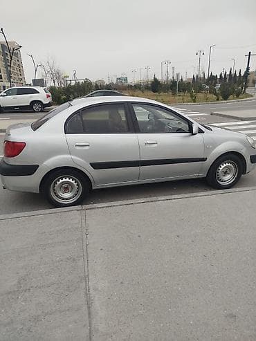niva qabaq most: Kia Rio: 1.5 l | 2007 il Sedan — 3