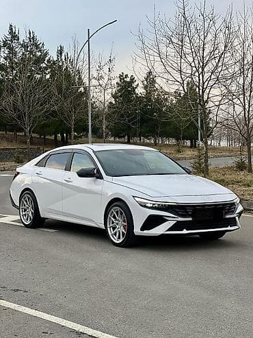 opel astra 2000: Hyundai Elantra: 1.6 l | 2024 il Sedan — 3