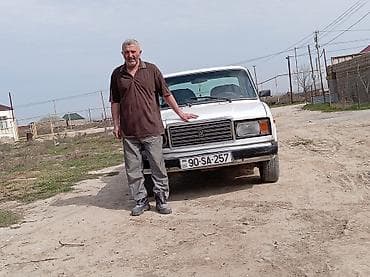 Nəqliyyat: Lada 2107, ağ rəng, sedan kuzov. - 4 qapı, 5 nəfərlik salon - Ön və — 5