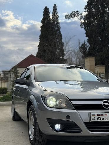 Motonəqliyyat: Opel Astra: 1.4 l | 2004 il 317077 km Hetçbek — 4