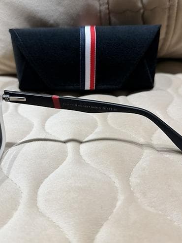 ackiler: Gün eynəyi, Tommy Hilfiger, İşlənmiş — 4