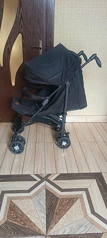 Kolyaska satilir. Yaxshi veziyyetdedir. Rahat yungul kolyaskadir