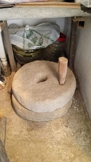 Автосервисное оборудование: Əl dəyirmanı – təbii daşdan ikiqat üyütmə daşı - Material: möhkəm — 1