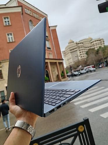 HP: HP Pavilion, 15.6 ", Intel Core i5, 256 GB — 3