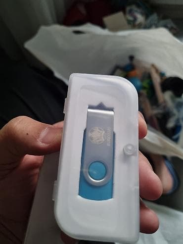 USB fleş yaddaş – 16 GB Xüsusiyyətlər: - Yaddaş həcmi: 16 GB