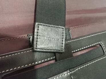 Klaviaturalar: Targus çantası İdeal vəziyyətdədir İçinə 15.6" ölçüdə notbuk — 15