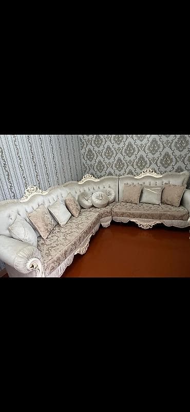 kuklalar evi: Künc divan, Divan, Bazasız, Açılmayan — 1
