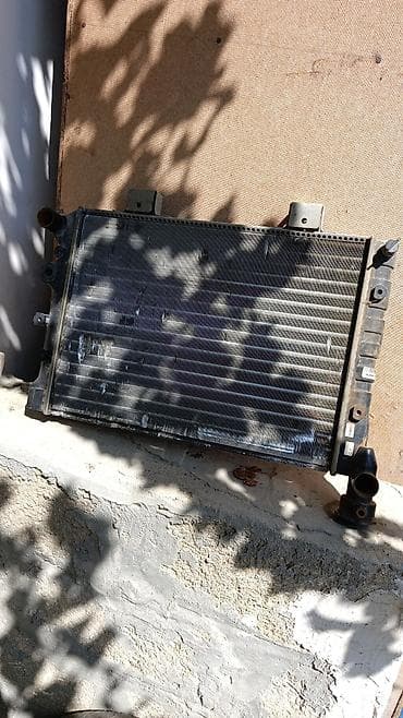 radiator maşın: Vaz markalı maşınlar üçün radiator üstdən çıxmadı təzə kimidi ama gəl — 1