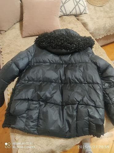 Qışlıq qadın şişmə gödəkçə - Rəng: qara - Material: suya və küləyə at lalafo.az Qışlıq qadın şişmə gödəkçə - Rəng: qara - Material: suya və küləyə