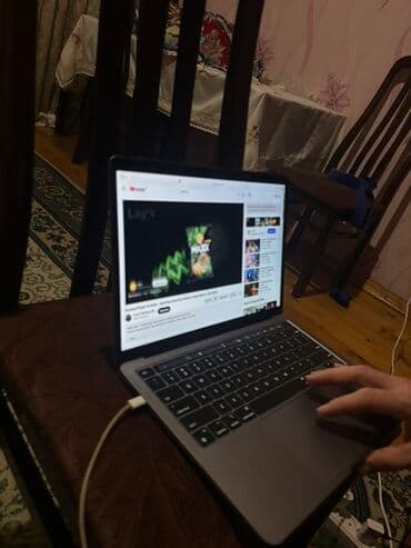 Apple MacBook noutbuku - Korpus: kosmik boz (Space Gray) rəng — 1