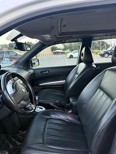 full face: Nissan X-Trail: 2.5 l | 2011 il Krossover — 3